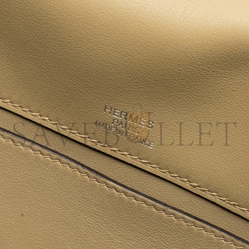 HERMES MAXI KELLY 42 GRIS CAILLOU GRIZZLY SUEDE AND BEIGE MARFA SWIFT (42*27*17cm)